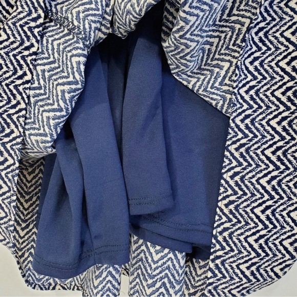 East Adeline Navy & Cream Fit&Flare A-Line Zig Zag
Dress w/ POCKETS! - Picture 6 of 6